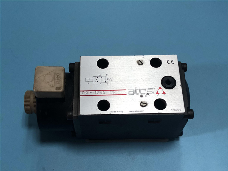 Atos Solenoid directional valve DKU-1631/2 25